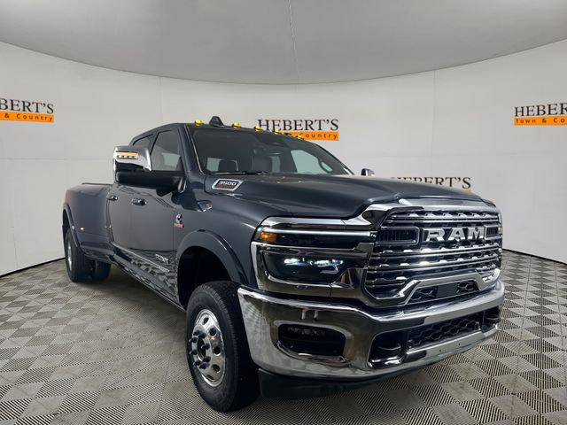 2026 RAM Ram 3500 RAM 3500 LIMITED CREW CAB 4X4 8 BOX