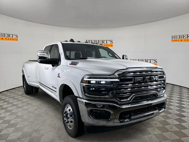 2026 RAM Ram 3500 RAM 3500 LIMITED CREW CAB 4X4 8 BOX