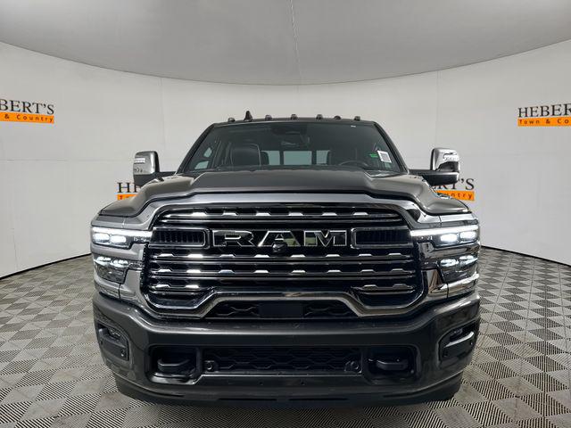 2025 RAM Ram 3500 RAM 3500 LIMITED CREW CAB 4X4 8 BOX 2025 RAM Ram 3500 RAM 3500 LIMITED CREW CAB 4X4 8 BOX