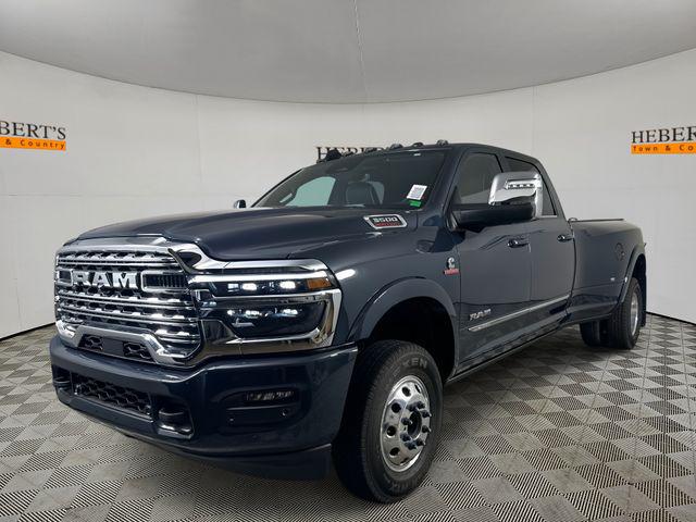2025 RAM Ram 3500 RAM 3500 LIMITED CREW CAB 4X4 8 BOX