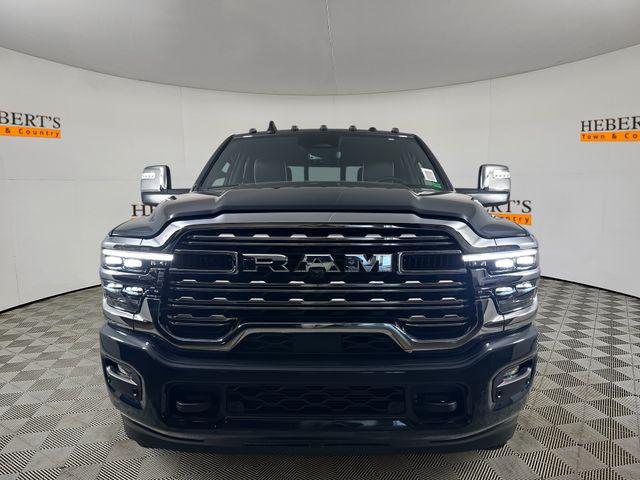 2025 RAM Ram 3500 RAM 3500 LIMITED CREW CAB 4X4 8 BOX