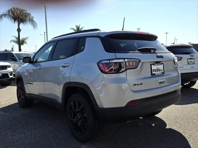 2025 Jeep Compass COMPASS LATITUDE 4X4