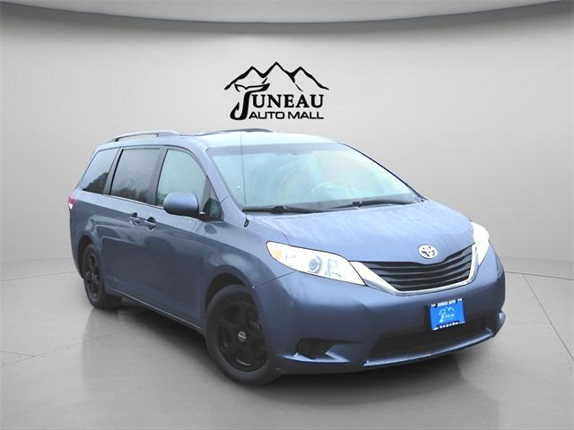 2014 Toyota Sienna L 2014 Toyota Sienna L