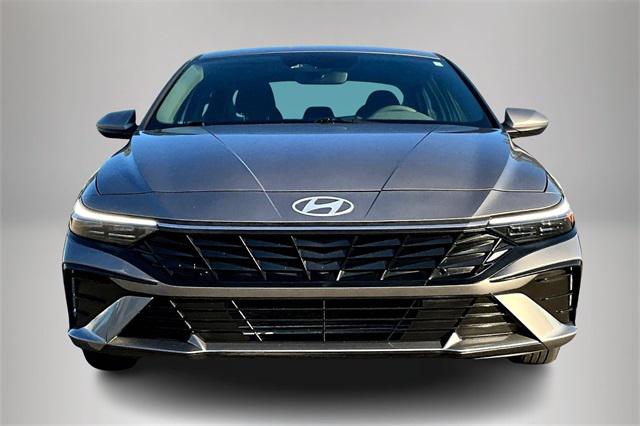 2024 Hyundai Elantra SE 2024 Hyundai Elantra SE