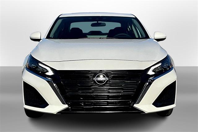 2024 Nissan Altima SL FWD