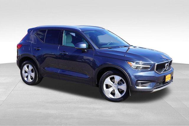 2022 Volvo XC40 T5 Momentum 2022 Volvo XC40 T5 Momentum