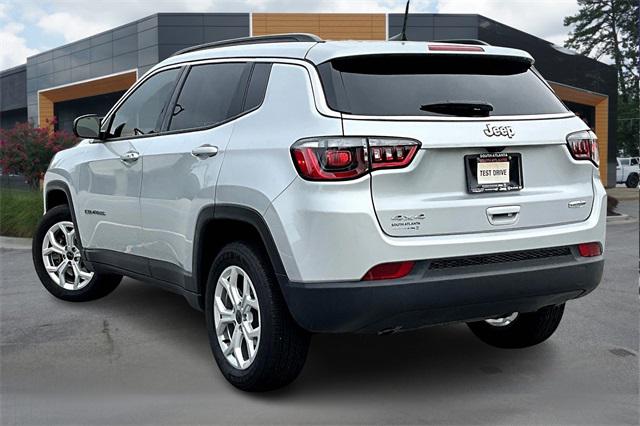 2025 Jeep Compass COMPASS LATITUDE 4X4