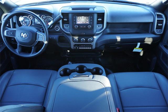 2024 RAM Ram 5500 Chassis Cab RAM 5500 TRADESMAN CHASSIS CREW CAB 4X4 84 CA 2024 RAM Ram 5500 Chassis Cab RAM 5500 TRADESMAN CHASSIS CREW CAB 4X4 84 CA