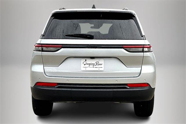 2025 Jeep Grand Cherokee GRAND CHEROKEE ALTITUDE 4X2 2025 Jeep Grand Cherokee GRAND CHEROKEE ALTITUDE 4X2