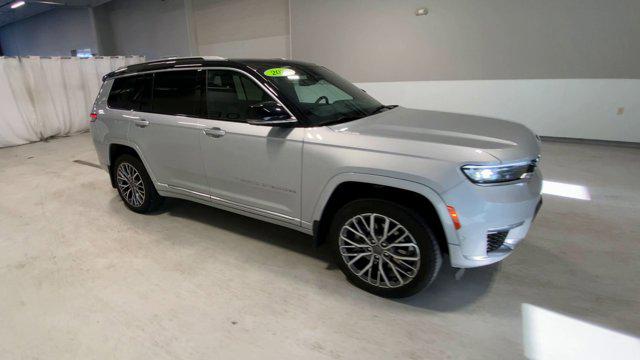 2022 Jeep Grand Cherokee L Summit Reserve 4x4 2022 Jeep Grand Cherokee L Summit Reserve 4x4