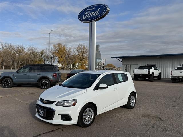 2020 Chevrolet Sonic FWD Hatchback 1FL 5-Door 2020 Chevrolet Sonic FWD Hatchback 1FL 5-Door