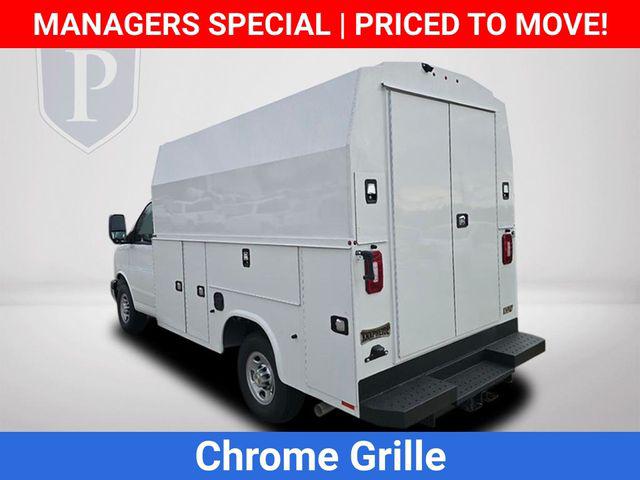 2025 Chevrolet Express Cutaway Work Van