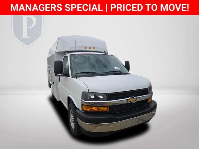 2025 Chevrolet Express Cutaway Work Van
