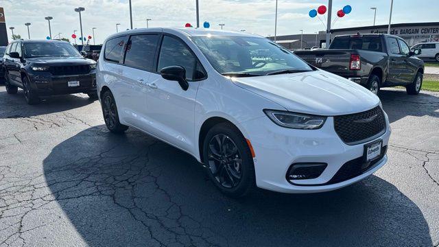2026 Chrysler Pacifica PACIFICA LIMITED AWD