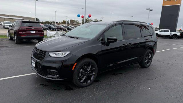 2026 Chrysler Pacifica PACIFICA LIMITED AWD