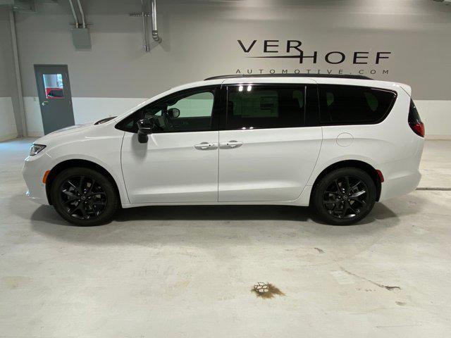 2026 Chrysler Pacifica PACIFICA LIMITED AWD