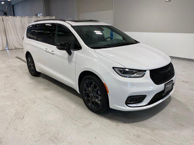 2026 Chrysler Pacifica PACIFICA LIMITED AWD