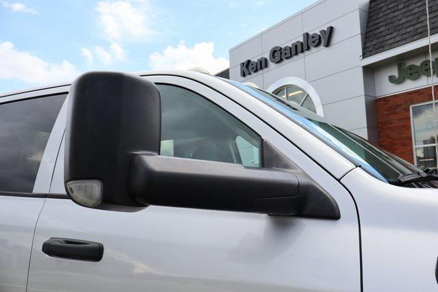 2017 RAM 2500 Tradesman Crew Cab 4x4 64 Box 2017 RAM 2500 Tradesman Crew Cab 4x4 64 Box