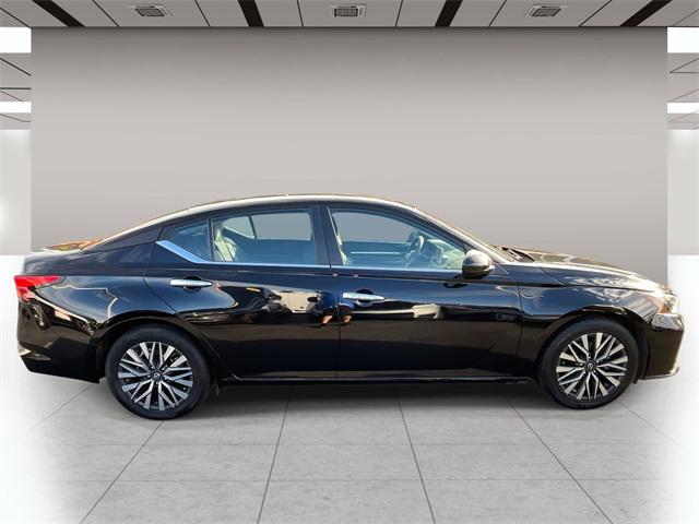 2023 Nissan Altima SV FWD