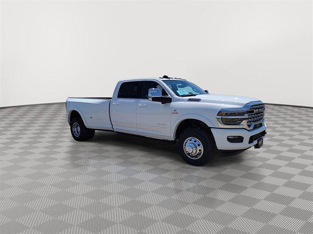 2025 RAM Ram 3500 RAM 3500 LIMITED CREW CAB 4X4 8 BOX