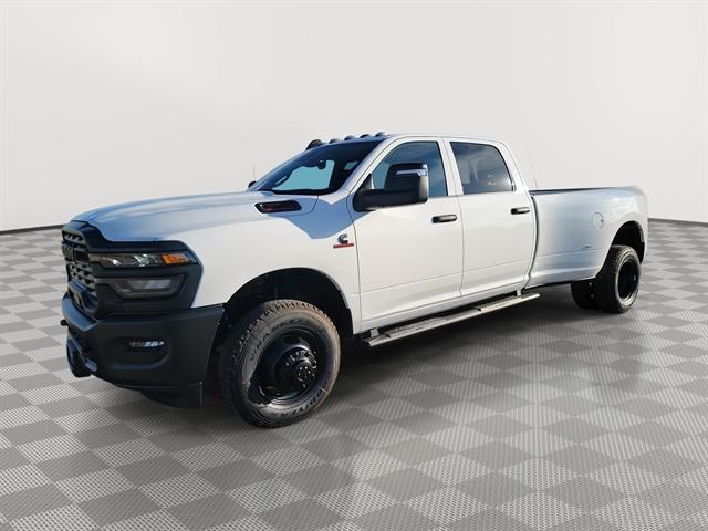 2026 RAM Ram 3500 RAM 3500 TRADESMAN CREW CAB 4X4 8 BOX