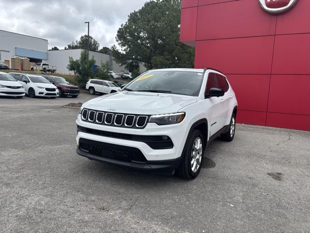 2024 Jeep Compass Latitude Lux FWD