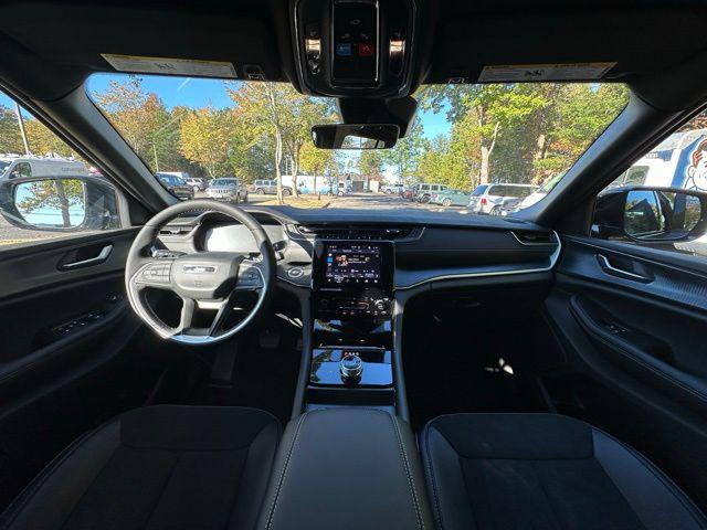 2025 Jeep Grand Cherokee GRAND CHEROKEE ALTITUDE 4X4 2025 Jeep Grand Cherokee GRAND CHEROKEE ALTITUDE 4X4