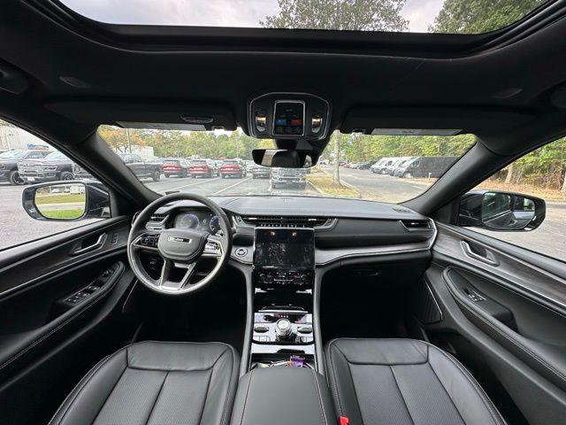 2025 Jeep Grand Cherokee GRAND CHEROKEE OVERLAND 4X4