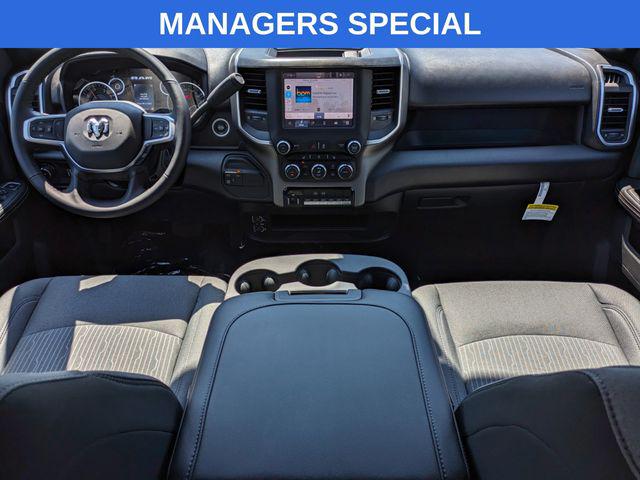 2024 RAM Ram 4500 Chassis Cab RAM 4500 SLT CHASSIS CREW CAB 4X4 60 CA 2024 RAM Ram 4500 Chassis Cab RAM 4500 SLT CHASSIS CREW CAB 4X4 60 CA