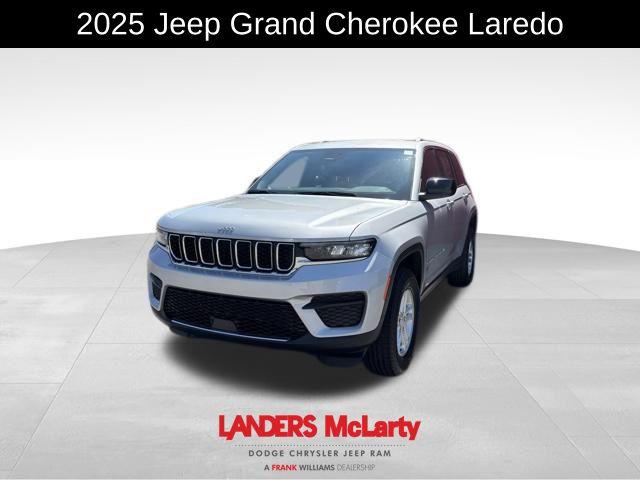 2025 Jeep Grand Cherokee GRAND CHEROKEE LAREDO 4X2