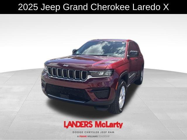 2025 Jeep Grand Cherokee GRAND CHEROKEE LAREDO X 4X4
