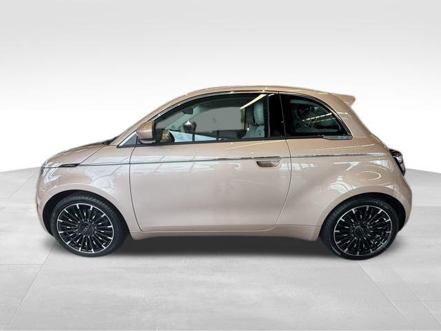 2025 Fiat FIAT 500e 500e ICONA 2025 Fiat FIAT 500e 500e ICONA