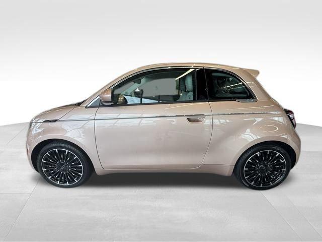 2025 Fiat FIAT 500e 500e ICONA 2025 Fiat FIAT 500e 500e ICONA