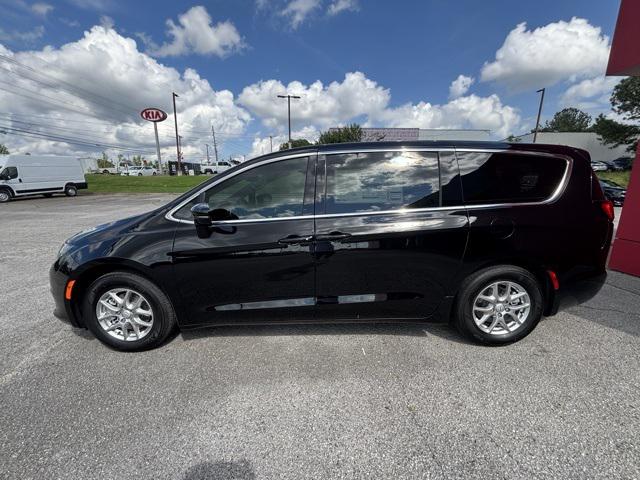 2025 Chrysler Voyager VOYAGER LX