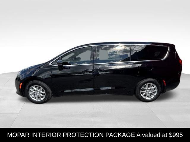 2025 Chrysler Voyager VOYAGER LX