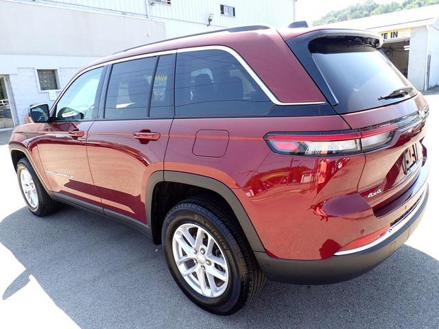 2023 Jeep Grand Cherokee Laredo X 4x4