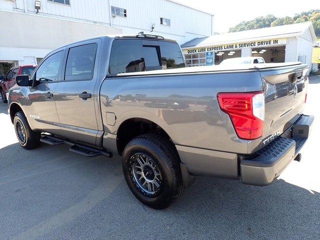 2024 Nissan TITAN Crew Cab SV 4x4 2024 Nissan TITAN Crew Cab SV 4x4