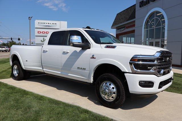 2025 RAM Ram 3500 RAM 3500 LIMITED LONGHORN CREW CAB 4X4 8 BOX 2025 RAM Ram 3500 RAM 3500 LIMITED LONGHORN CREW CAB 4X4 8 BOX