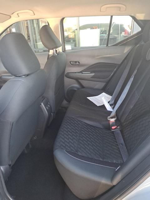2021 Nissan Kicks SV Xtronic CVT