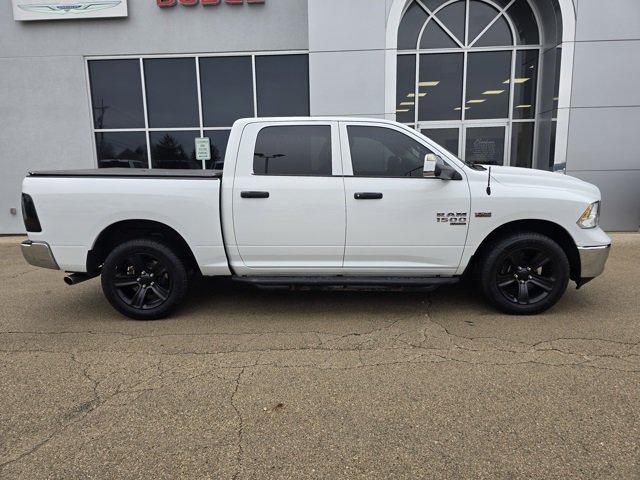 2020 RAM 1500 Classic Tradesman Crew Cab 4x4 57 Box 2020 RAM 1500 Classic Tradesman Crew Cab 4x4 57 Box
