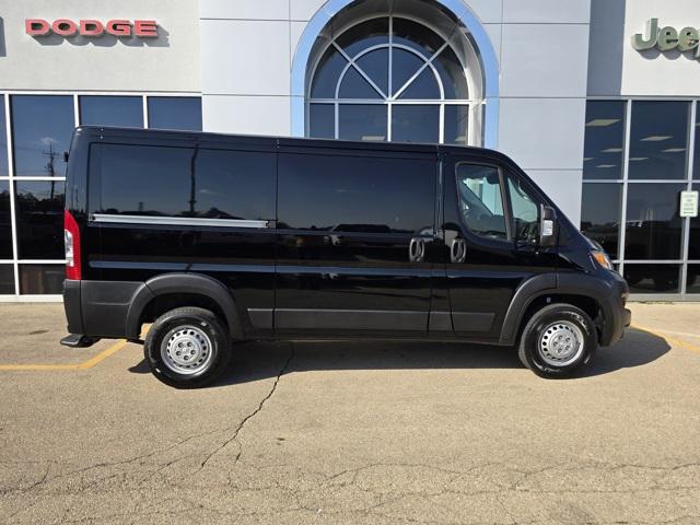 2025 RAM ProMaster 2500 Cargo Van Tradesman Low Roof 136 WB w/Pass Seat 2025 RAM ProMaster 2500 Cargo Van Tradesman Low Roof 136 WB w/Pass Seat