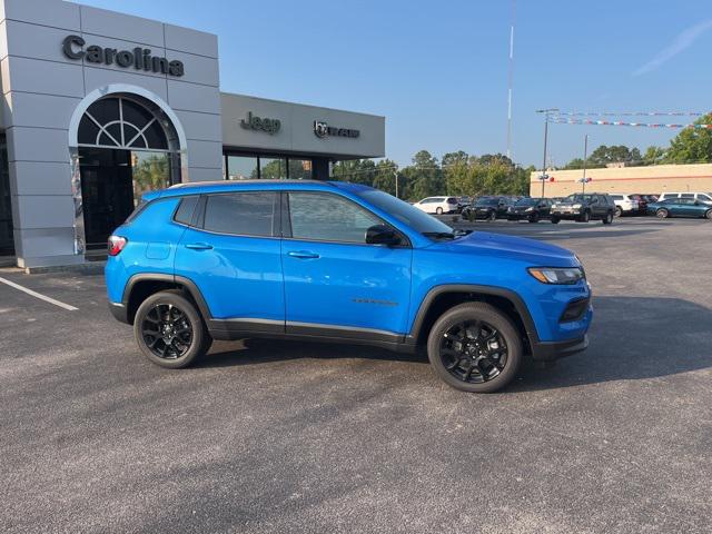 2025 Jeep Compass COMPASS LATITUDE 4X4