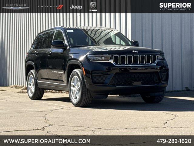 2025 Jeep Grand Cherokee GRAND CHEROKEE LAREDO X 4X4