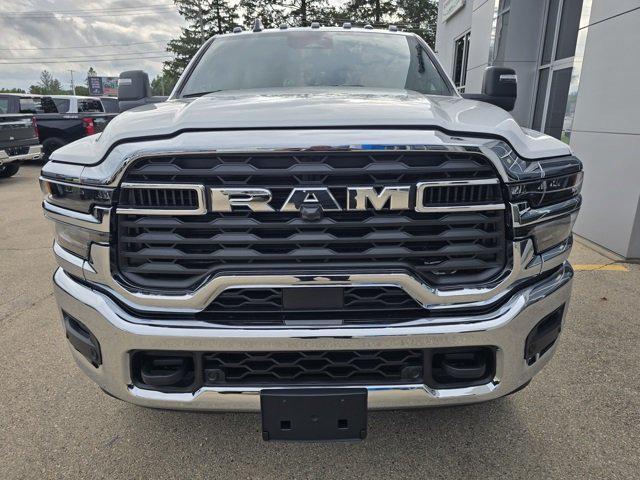 2025 RAM Ram 3500 RAM 3500 TRADESMAN CREW CAB 4X4 8 BOX