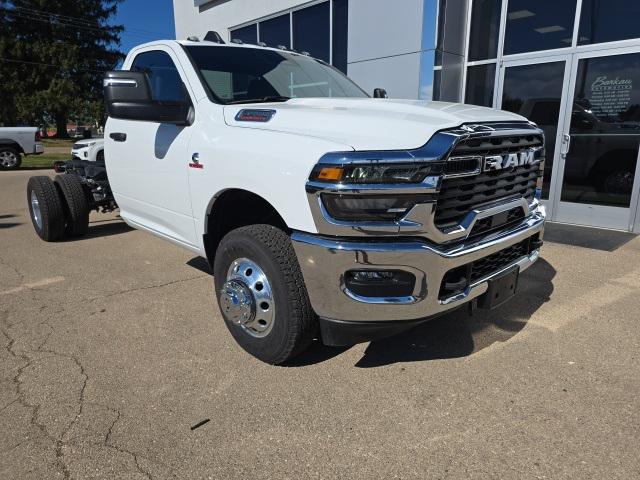 2026 RAM Ram 3500 Chassis Cab RAM 3500 TRADESMAN CHASSIS REGULAR CAB 4X4 84 CA 2026 RAM Ram 3500 Chassis Cab RAM 3500 TRADESMAN CHASSIS REGULAR CAB 4X4 84 CA