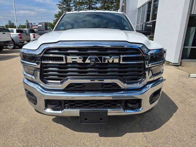 2026 RAM Ram 3500 RAM 3500 TRADESMAN CREW CAB 4X4 8 BOX
