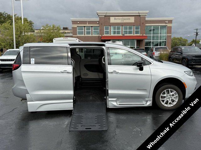 2024 Chrysler Pacifica Touring L 2024 Chrysler Pacifica Touring L