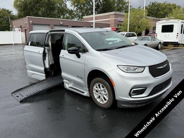 2024 Chrysler Pacifica Touring L 2024 Chrysler Pacifica Touring L