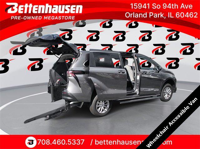 2024 Toyota Sienna LE 2024 Toyota Sienna LE