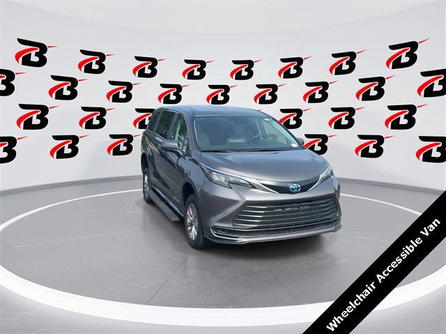 2024 Toyota Sienna LE 2024 Toyota Sienna LE